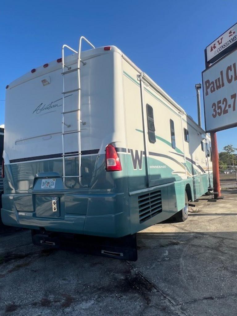 2004 WINNEBAGO ADVENTURER 